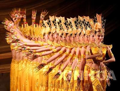 图:“文化中国 四海同春”艺术团缅甸留彩